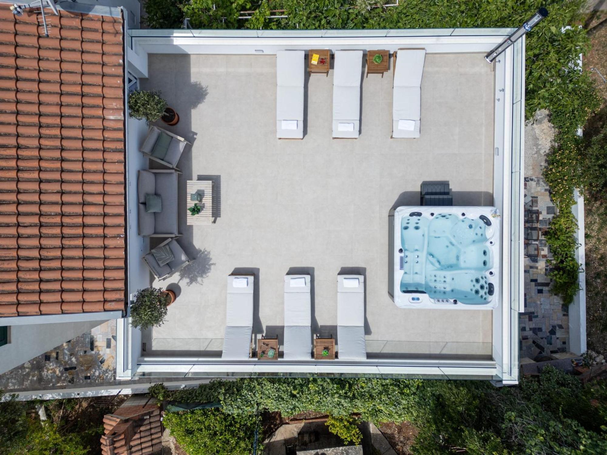 Villa Rozana - Beachfront Wellness Retreat Seget Vranjica Extérieur photo