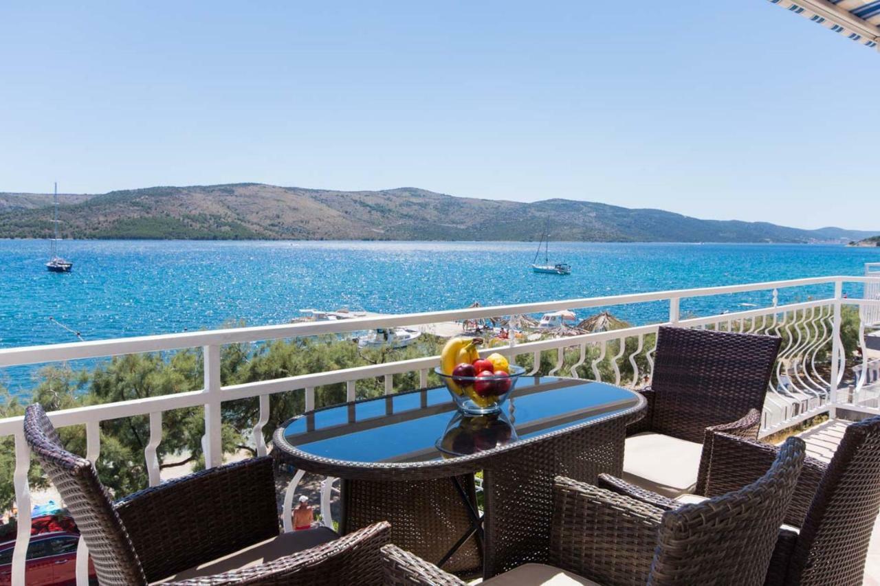 Villa Rozana - Beachfront Wellness Retreat Seget Vranjica Extérieur photo
