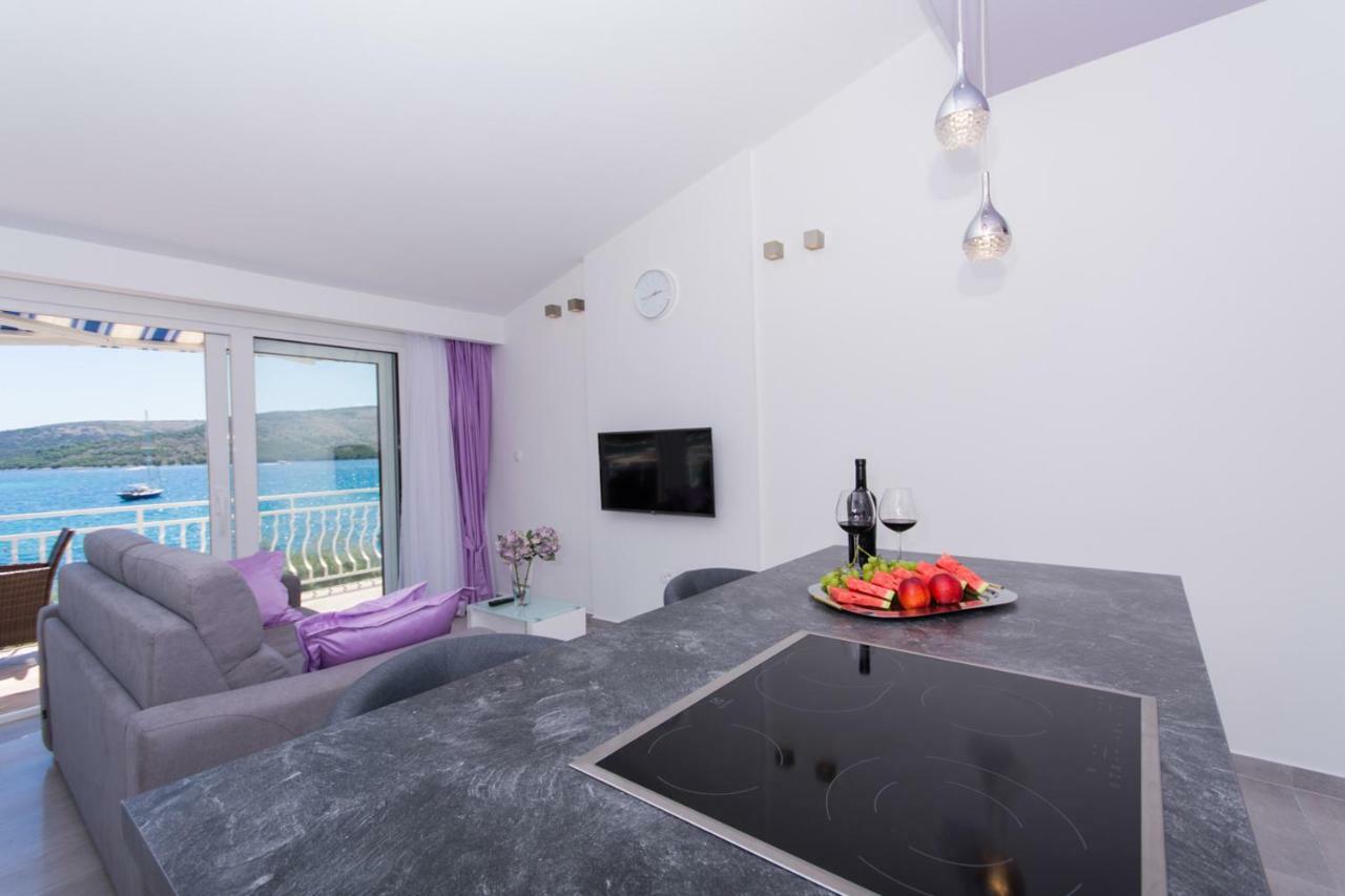 Villa Rozana - Beachfront Wellness Retreat Seget Vranjica Extérieur photo
