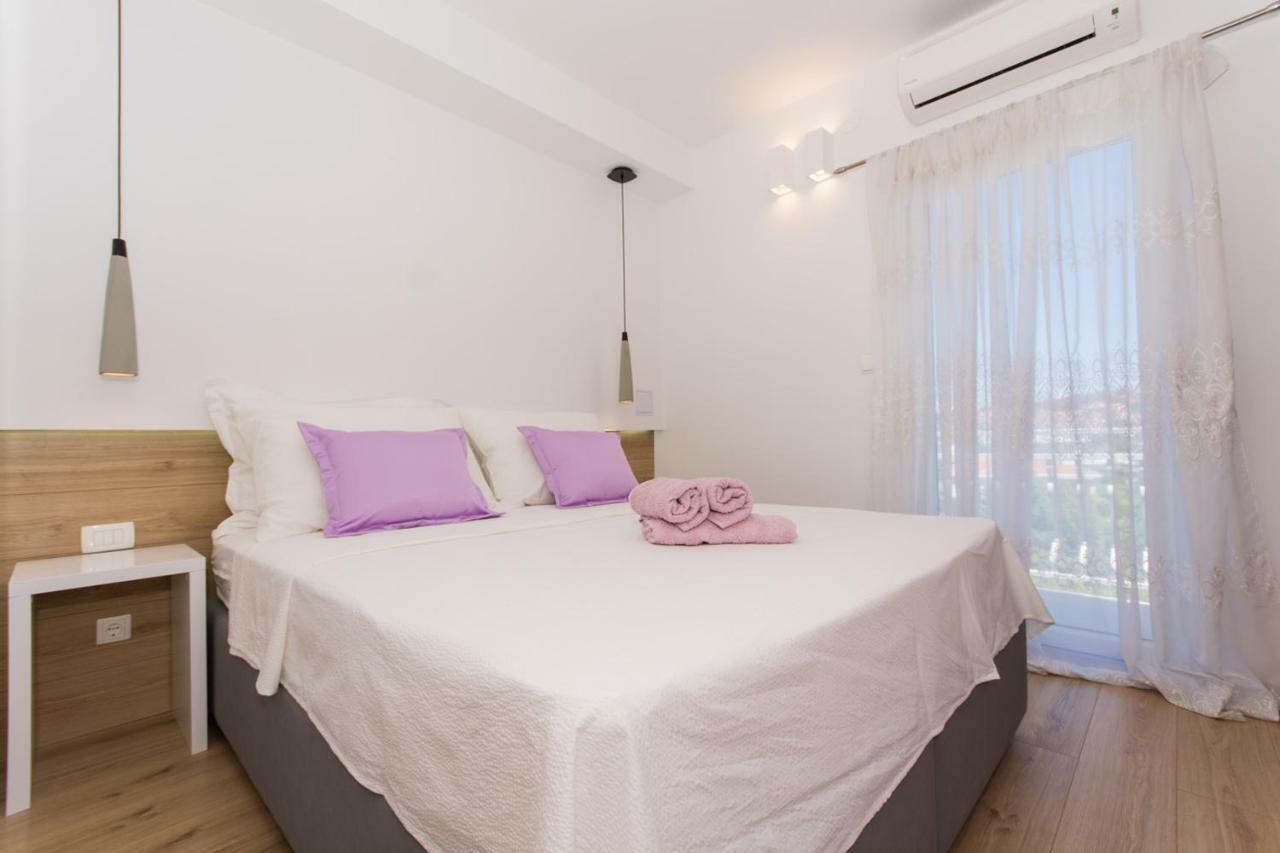 Villa Rozana - Beachfront Wellness Retreat Seget Vranjica Chambre photo